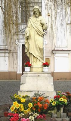 Figura Chrystusa przed kościołem św. Jana Chrzciciela
Słowa kluczowe: figurka płockie detale