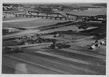 Zdjęcie lotnicze - wrzesień 1939 r.
Zdjęcie lotnicze wykonane przez niemieckich lotników - wrzesień 1939 r.

Znalezione w Internecie
