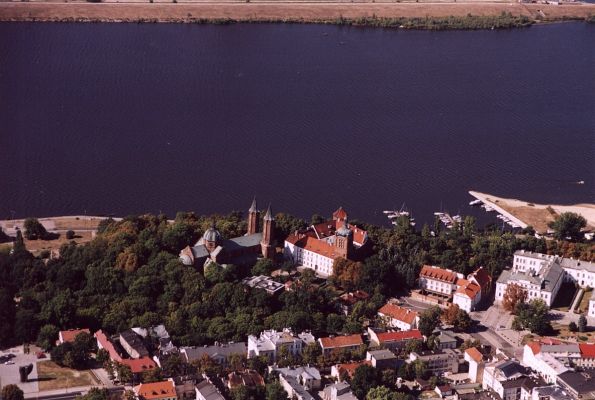 Autor: Jacek Poręba. Wszelkie prawa zastrzeżone.
