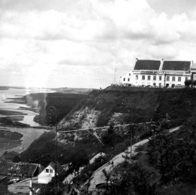 Gmach Teatru Miejskiego - rozebrany w 1940 roku
Zdjęcie pochodzi z książki Mirosława Łakomskiego "Album Tumski".
Wszelkie prawa zastrzeżone. 
