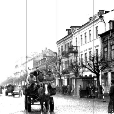 Nowy Rynek
Zdjęcie pochodzi z książki Mirosława Łakomskiego "W 80 stron dookoła Płocka".
Wszelkie prawa zastrzeżone.
