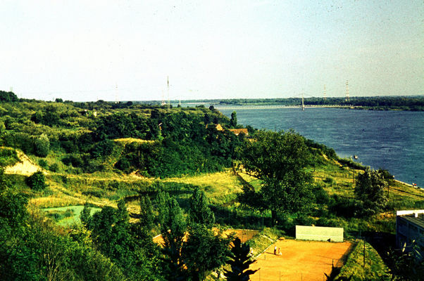 Skarpa przed zagospodarowaniem przez ZOO - 1974 rok
W głębi widać rurociąg.

Autor: Ryszard Bielawski

