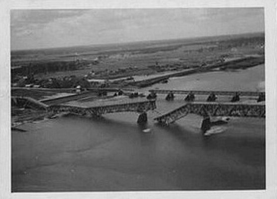 Zdjęcie lotnicze - wrzesień 1939 r.
Zdjęcie lotnicze wykonane przez niemieckich lotników - wrzesień 1939 r.

Znalezione w Internecie
