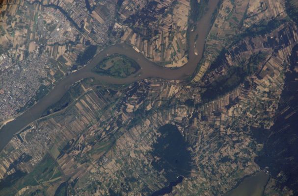 Zdjęcie satelitarne Płocka i okolic
Satelitarne zdjęcie Płocka z 2002 roku.
