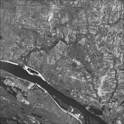 Zdjęcie satelitarne Płocka i okolic
Zdjęcie satelitarne Płocka i okolic z przełomu lat osiemdziesiątych i dziewiećdziesiątych.
