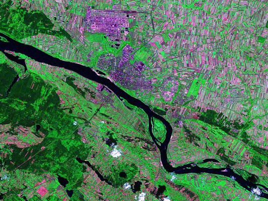 Zdjęcie satelitarne Płocka i okolic
Satelitarne zdjęcie Płocka z końca lat dziewięćdziesiątych.
