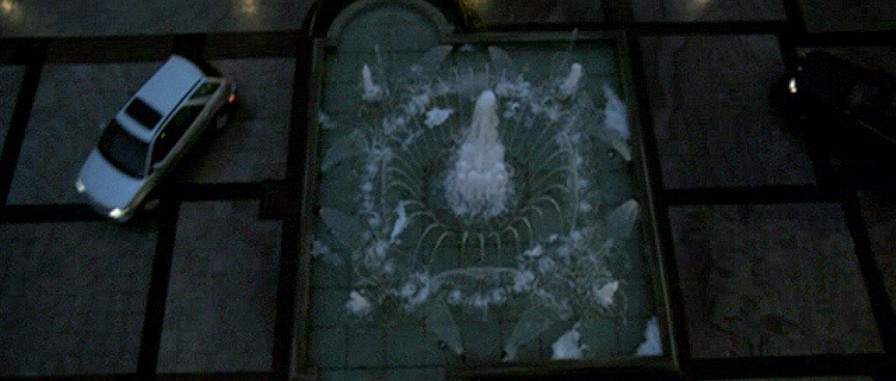 Scena z filmu "Dublerzy"
Gonitwa wokół fontanny "Afrodyty" - Stary Rynek
