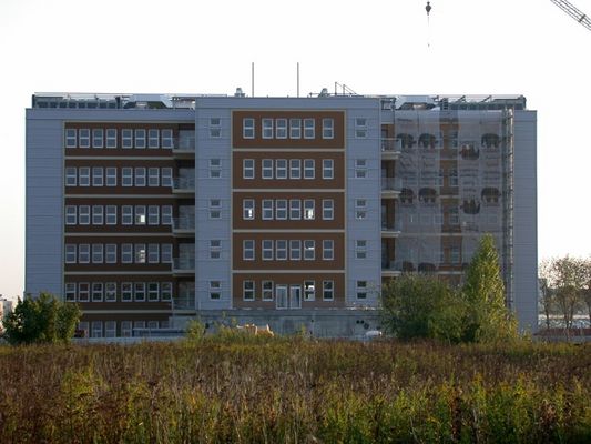 Nowy biurowiec PERNu - od strony Parku Północnego
