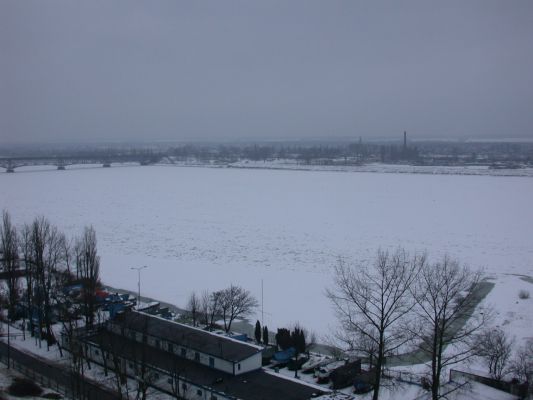 Wisła skuta lodem ...
Widok ze skarpy wiślanej.
