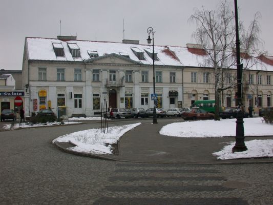 Kamienica przy pl. G. Narutowicza 3
Kamienica klasycystyczna z ok. 1830 r. przy pl. Narutowicza 3
