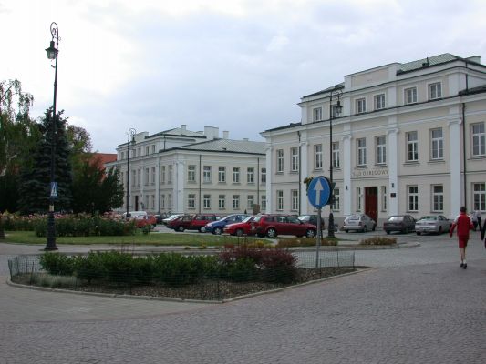 Gmach Sądu
Gmach Sądu na Placu Narutowicza (d. pałac biskupi)
