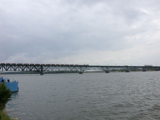 Most drogowo-kolejowy na Wiśle
