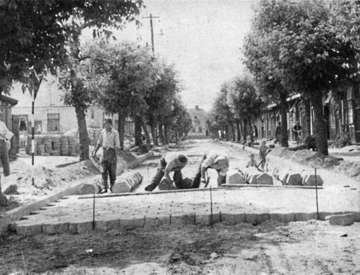 Wymiana nawierzchni na ulicy Okrzei
pocz. lat 60tych
