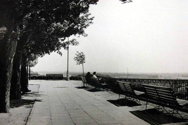 Aleja spacerowa na skarpie wiślanej
Wydawca: "RUCH" 1970
