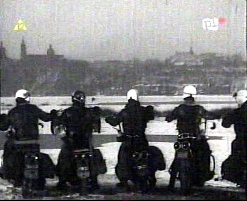 Banda 5 i 1/2 bladego Józka nad brzegiem Wisły
Fragment filmu "5 I 1/2 BLADEGO JÓZKA"
jesień - zima 1970
