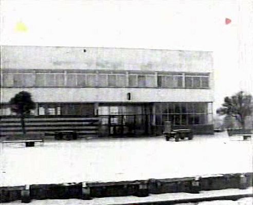 Dworzec PKP Płock
Fragment filmu "5 I 1/2 BLADEGO JÓZKA"
jesień - zima 1970
