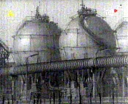 Zbiorniki na kombinacie
Fragment filmu "5 I 1/2 BLADEGO JÓZKA"
jesień - zima 1970
