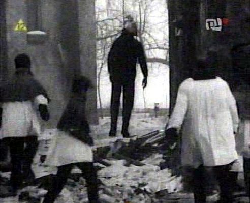 Wisielec - po lewej fragment Katedry
Fragment filmu "5 I 1/2 BLADEGO JÓZKA"
jesień - zima 1970
