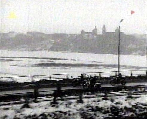 Zjazd z mostu po stronie Radziwia
Fragment filmu "5 I 1/2 BLADEGO JÓZKA"
jesień - zima 1970
