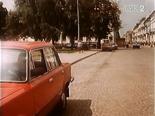 Cesarskie cięcie - Pl. Narutowicza
1987 r.

Scena z filmu "Cesarskie cięcie".
