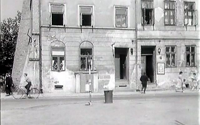 "Dotknięcie nocy" - zabudowania Starego Rynku
1961 r.

Scena z filmu "Dotknięcie nocy"
