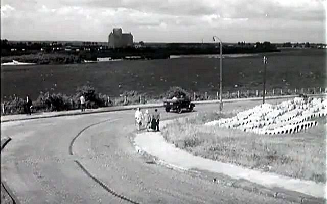 "Dotknięcie nocy" - ul. Mostowa
1961 rok

Scena z filmu "Dotknięcie nocy".
