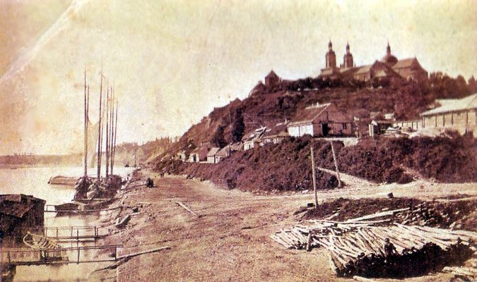 Płock - ok. 1880 r.
Jedna z najstarszych fotografii panoramy Płocka, widok od strony wschodniej. Drzewo widoczne z prawej strony zdjęcia spławiano Wisłą do Gdańska.
fot. Tadeusz Chodźko.
