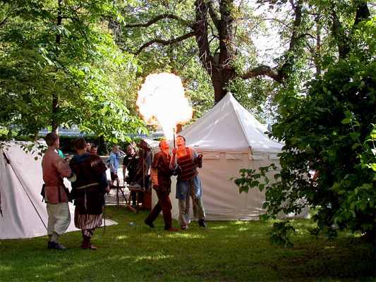 Plucie ogniem
3 czerwca 2006 - Dni Historii Płocka/Dzień Chemika
Słowa kluczowe: dhp06