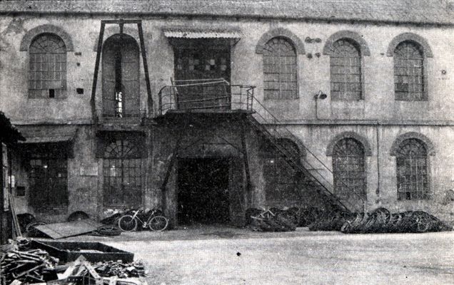 Dawniejsza hala produkcyjna FMŻ
obecnie CH Tayger.

koniec lat 50-tych
Autor: Henryk Prośniewski

[Opis oryginalny]
