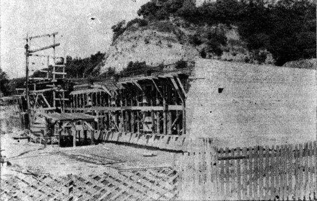 Ośrodek sportów wodnych "Budowlani" nad Wisłą ( w budowie)
koniec lat 50-tych
Autor: Henryk Prośniewski

[Opis oryginalny]
