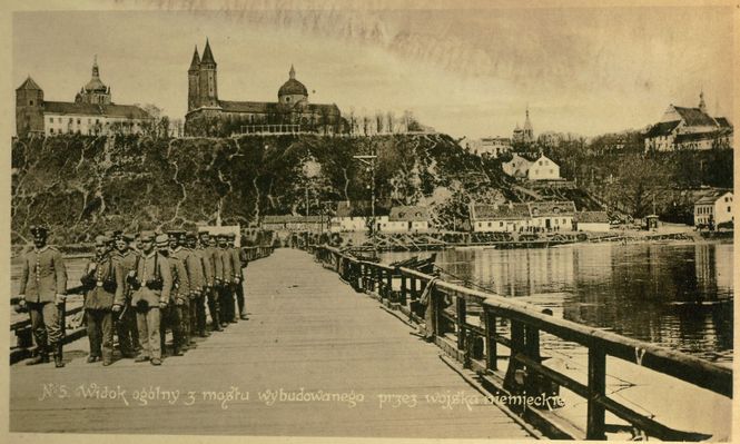 Widok ogólny z mostu wybudowanego przez wojska niemieckie.
I wojna światowa

