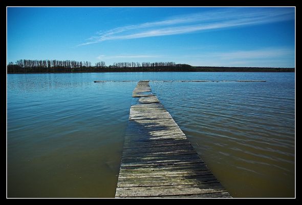 Zalany pomost
jezioro Zdworskie
