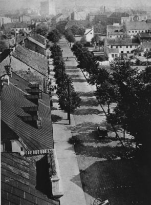 Ulica Bielska - w głębi hotel "Petropol".
