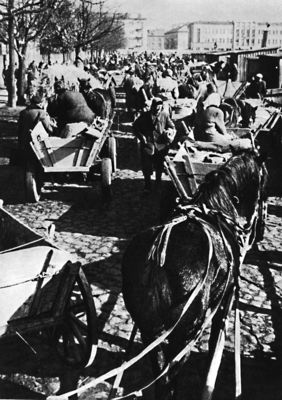 Nowy Rynek - dzień targowy
