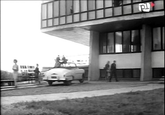 Scena z filmu "Walkower" - 1965 rok
W tle Dom Turysty PTTK.

