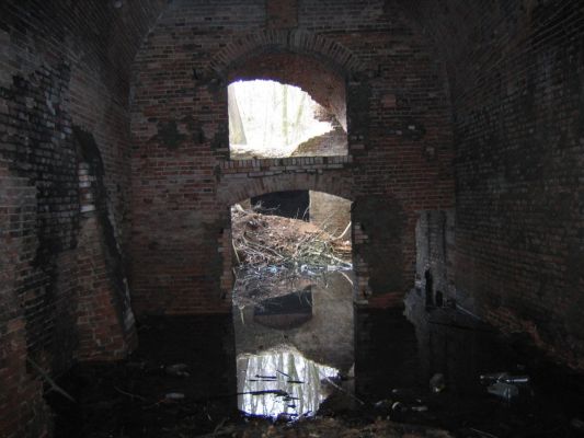 komnata
Słowa kluczowe: lodownia winiarnia