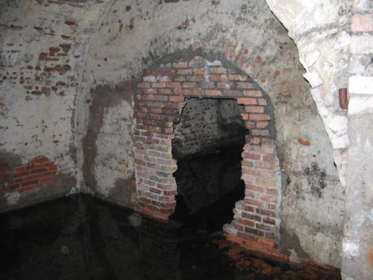 Lodownia od środka
Słowa kluczowe: lodownia winiarnia