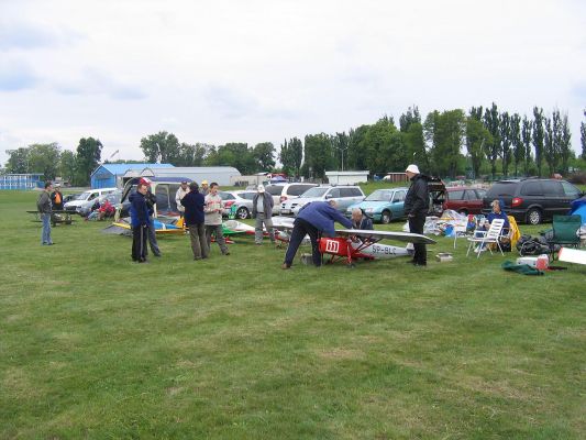 Ogólnopolskie zawody modeli makiet RC na lotnisku w Płocku
