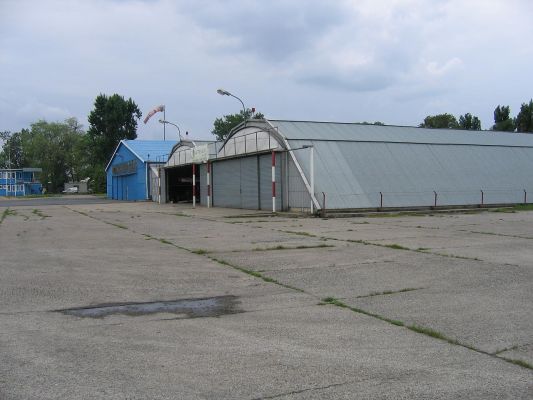 Aeroklub Zemii Mazowieckiej - hangary
