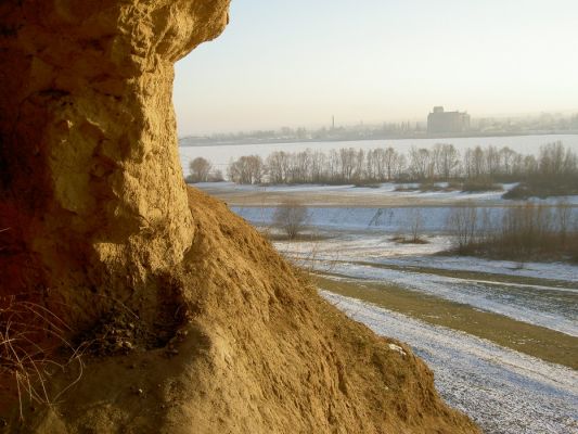 Skarpa - miasto
Widok z jaskini na skarpie
Słowa kluczowe: skarpa jaskinia