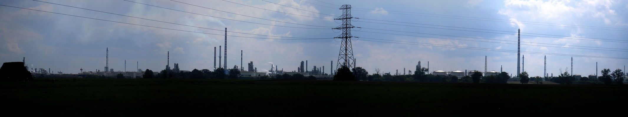Kombinat od północy - panorama
Słowa kluczowe: kombinat petrochemia orlen rafineria