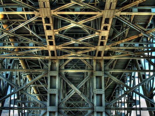 Stalowa pajęczyna II
olympus E-500 / 14-45, HDR + krzywe
