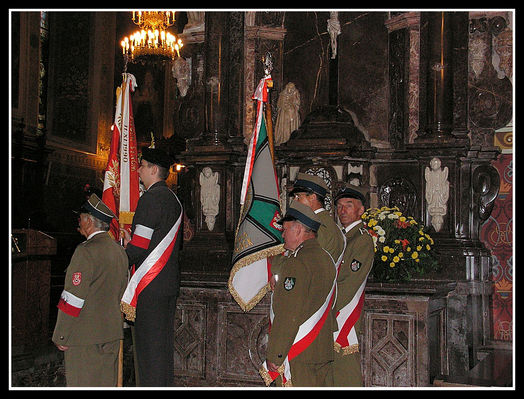 15 sierpnia 2006 r. - obchody Dnia Wojska Polskiego oraz 86 rocznicy wojny Polsko - bolszewickiej 1920 r.
Poczty sztandarowe podczas Mszy Św. w Katedrze
Słowa kluczowe: 86pb