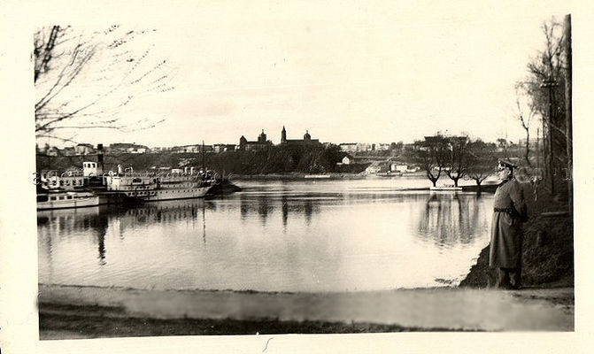 Panorama Tumskiego Wzgórza widziana z byłego portu w Radziwiu
4.V.1941
