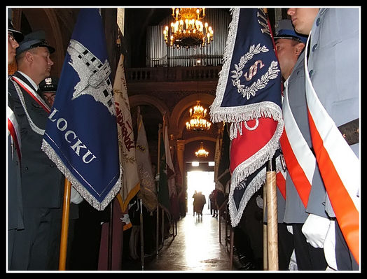 15 sierpnia 2006 r. - obchody Dnia Wojska Polskiego oraz 86 rocznicy wojny Polsko - bolszewickiej 1920 r.
Poczty sztandarowe podczas Mszy Św. w Katedrze
Słowa kluczowe: 86pb