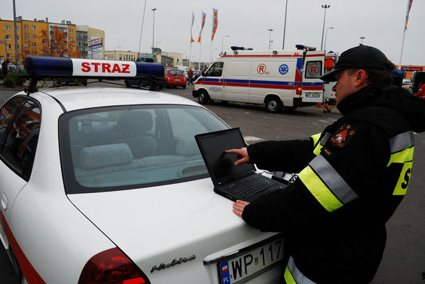 Manewry Ratownicze "PŁOCK 2008" - 07.11.2008
Podgląd obrazu przekazywanego z zadymionych pomieszczeń przez kamerę termowizyjną
