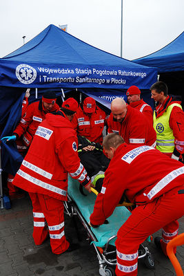 Manewry Ratownicze "PŁOCK 2008" - 07.11.2008
Akcja ratunkowa po symulowanym pożarze w markecie OBI
