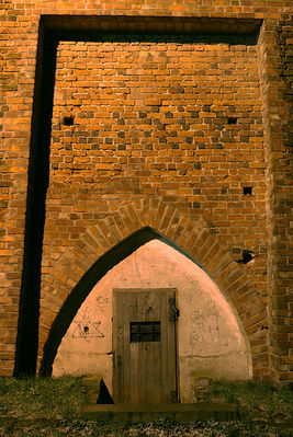 Drzwiczki Baszty Szlacheckiej
+ "murale"
