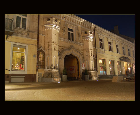 ul. Tumska
Dawny Hotel Angielski - obecnie restauracja o tej samej nazwie
