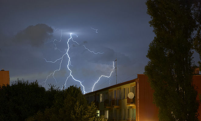 [b]Nad Płockiem burzowo[/b]
22 sierpnia 2010 r.
wieczorno-nocna burza na Płockiem
